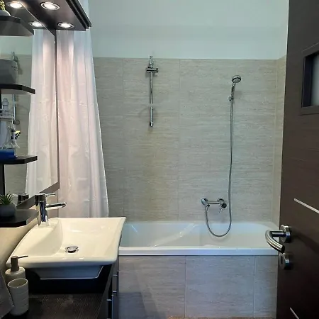Golden Shore Retreat Apartament *
