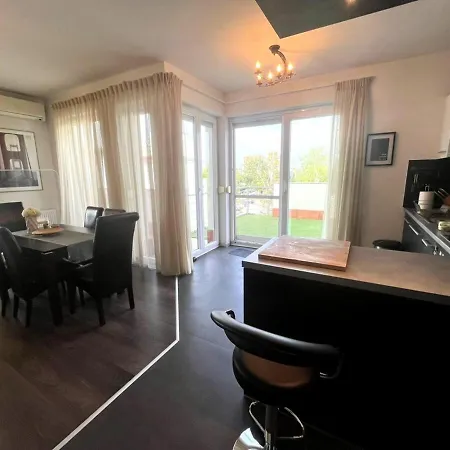 Apartment Golden Shore Retreat *